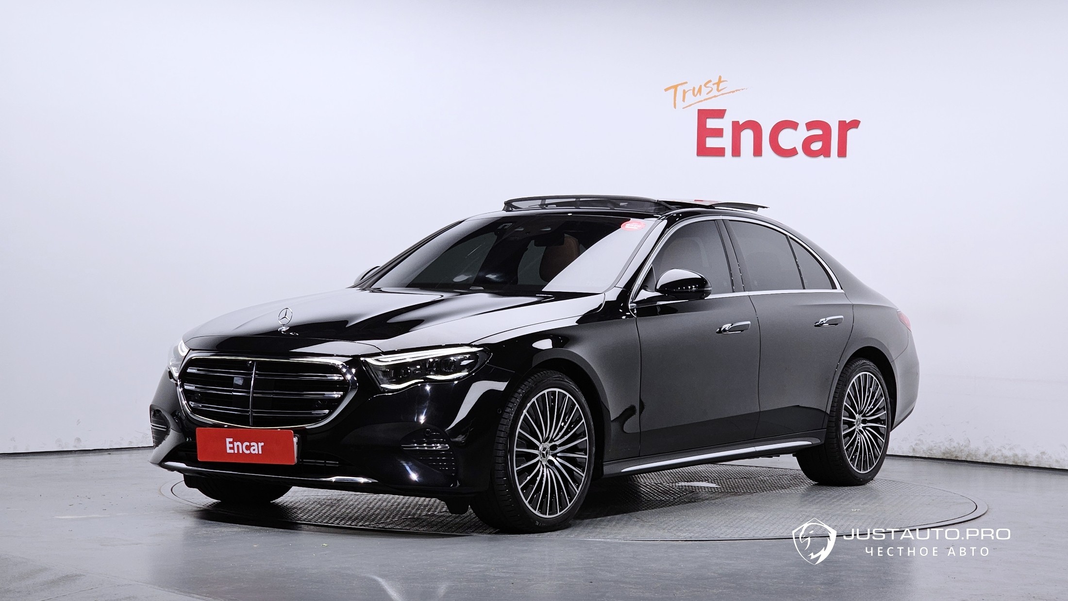 Автомобиль Mercedes-Benz E-Class