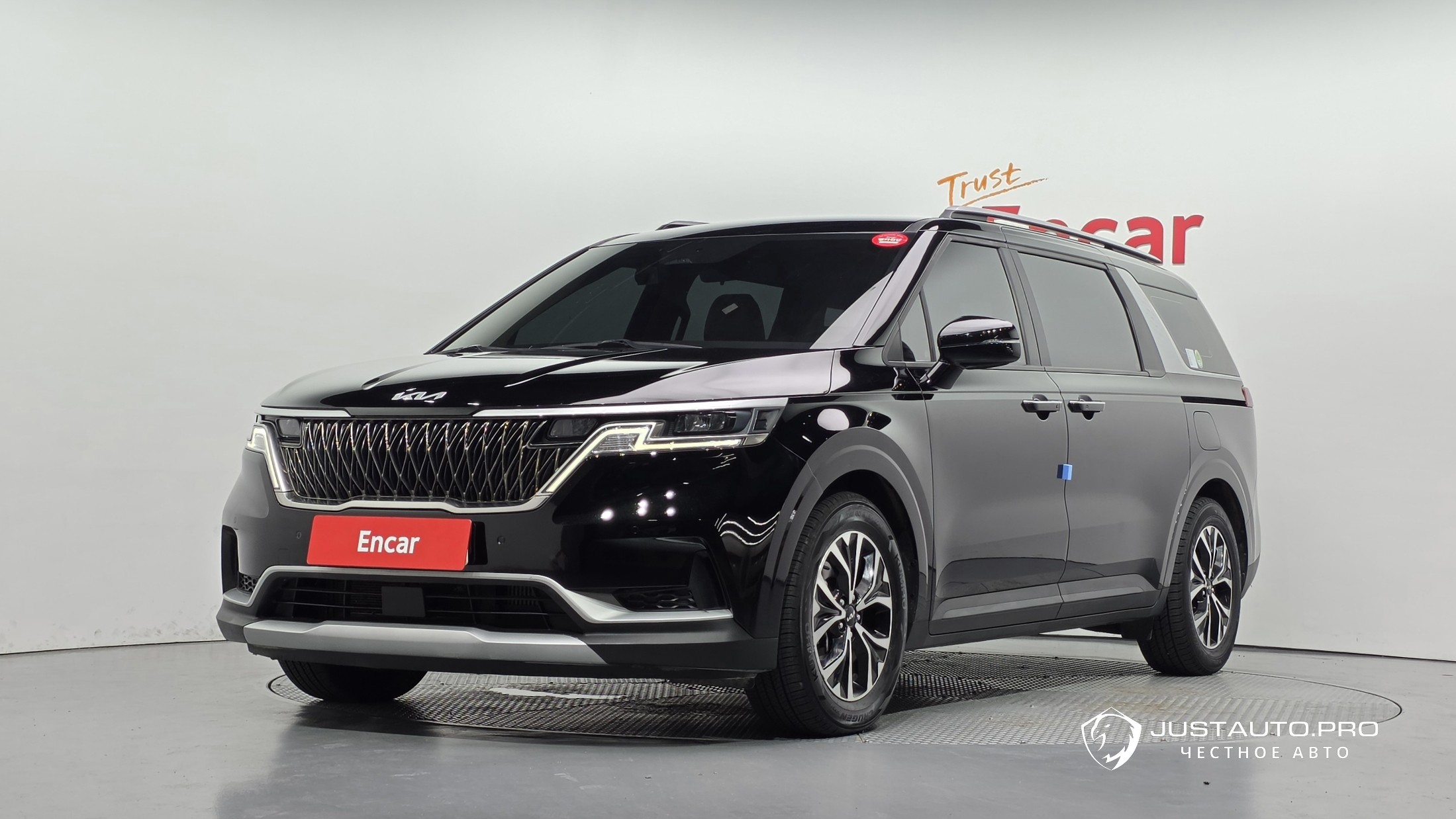 Автомобиль Kia Canival