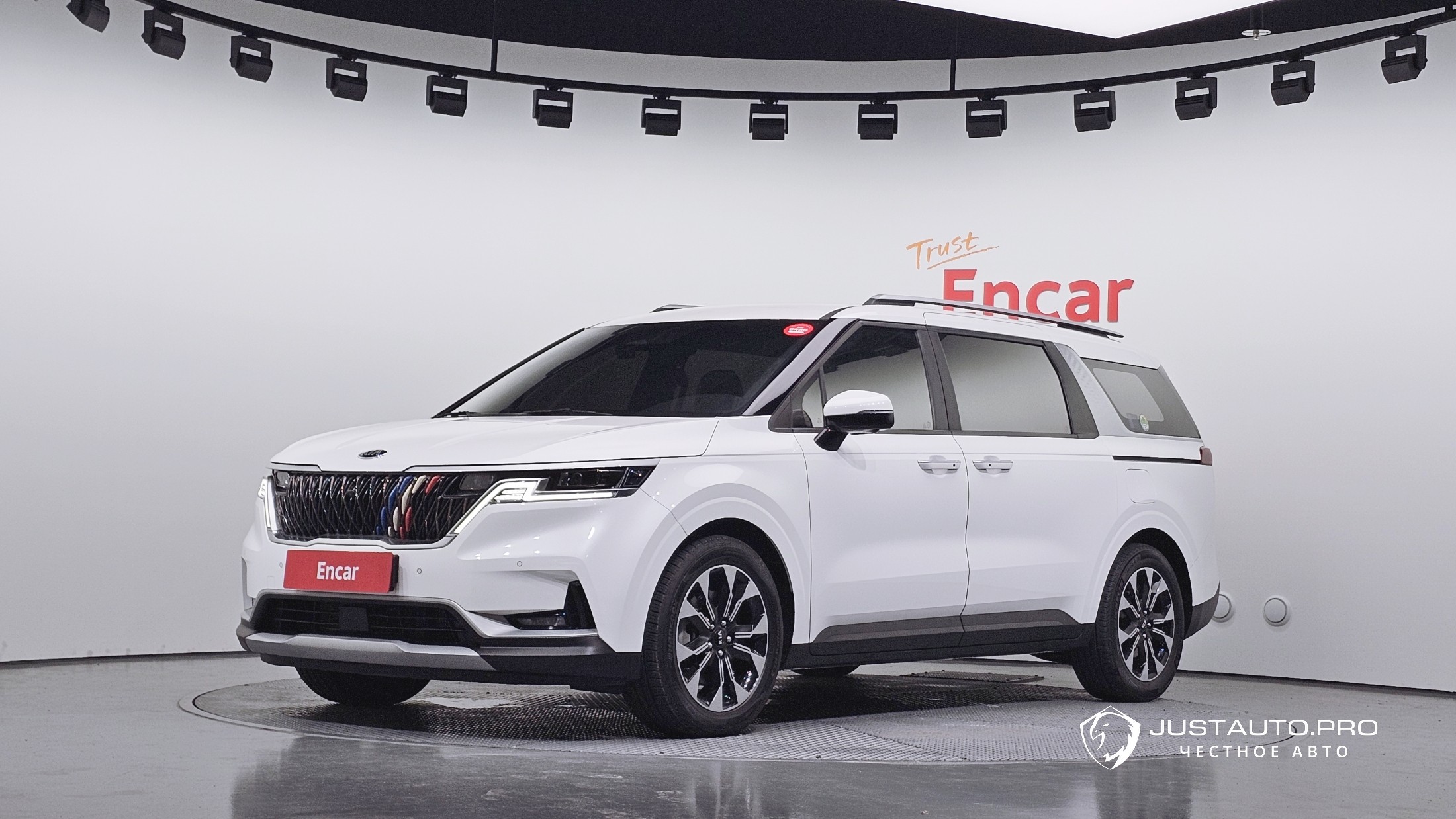 Автомобиль Kia Canival