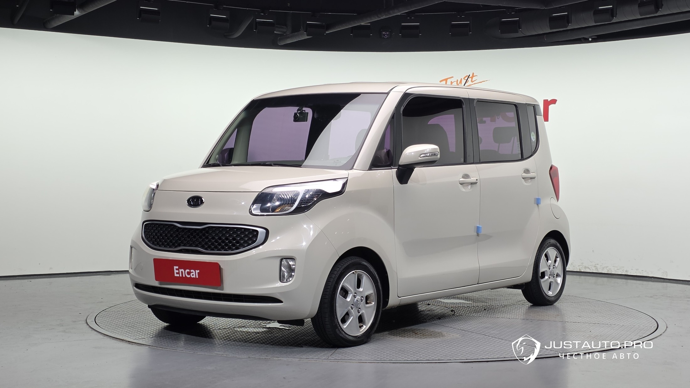 Автомобиль Kia RAY