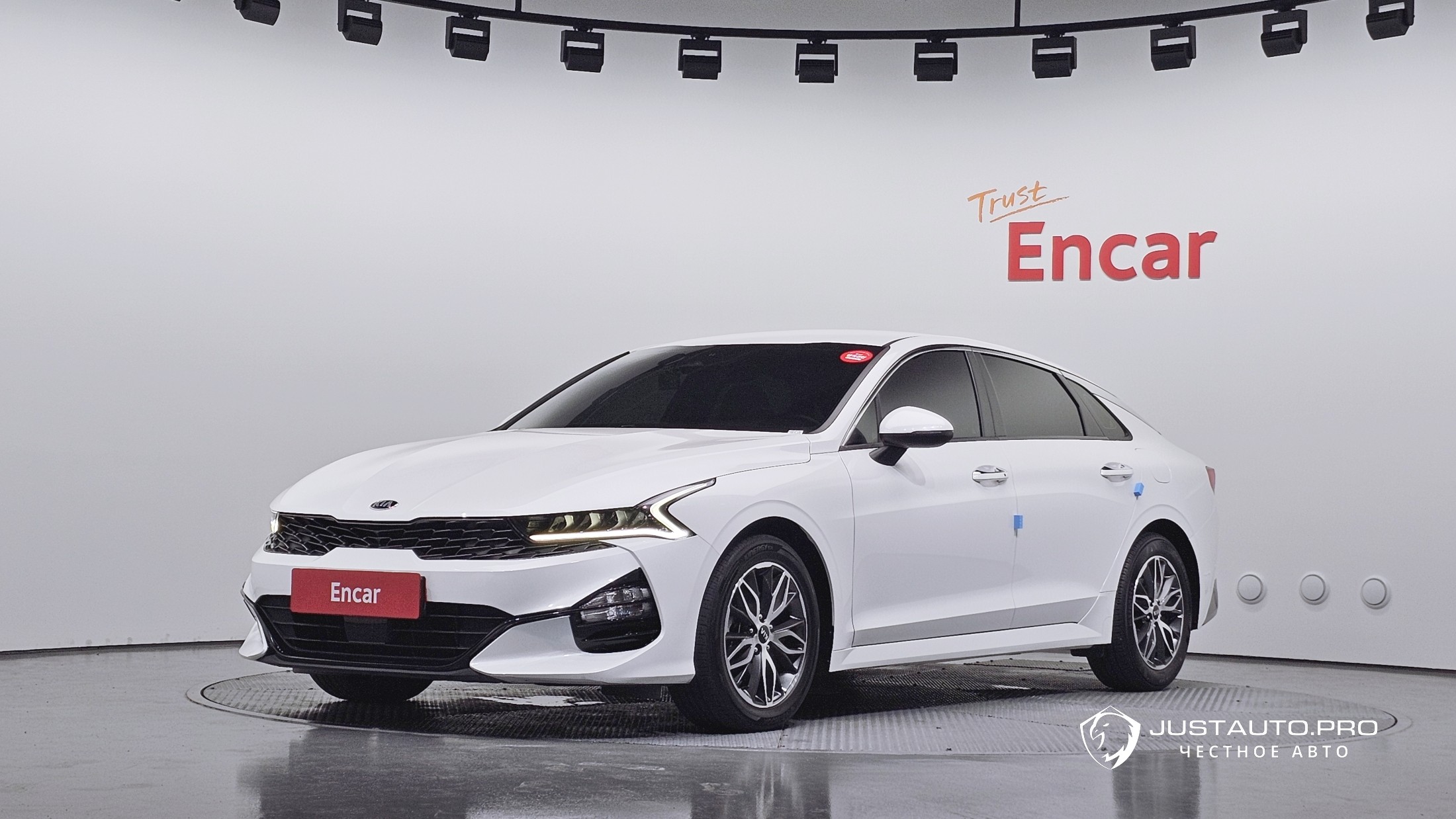 Автомобиль Kia K5