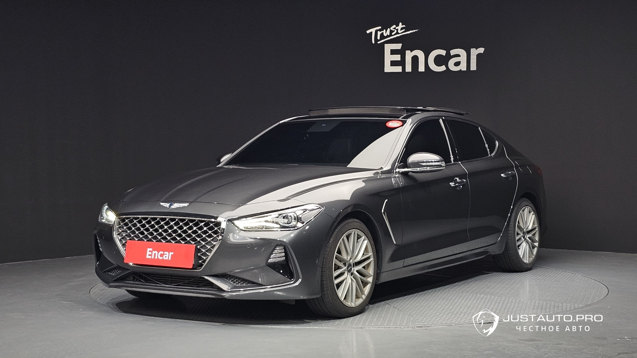 Автомобиль Genesis G70