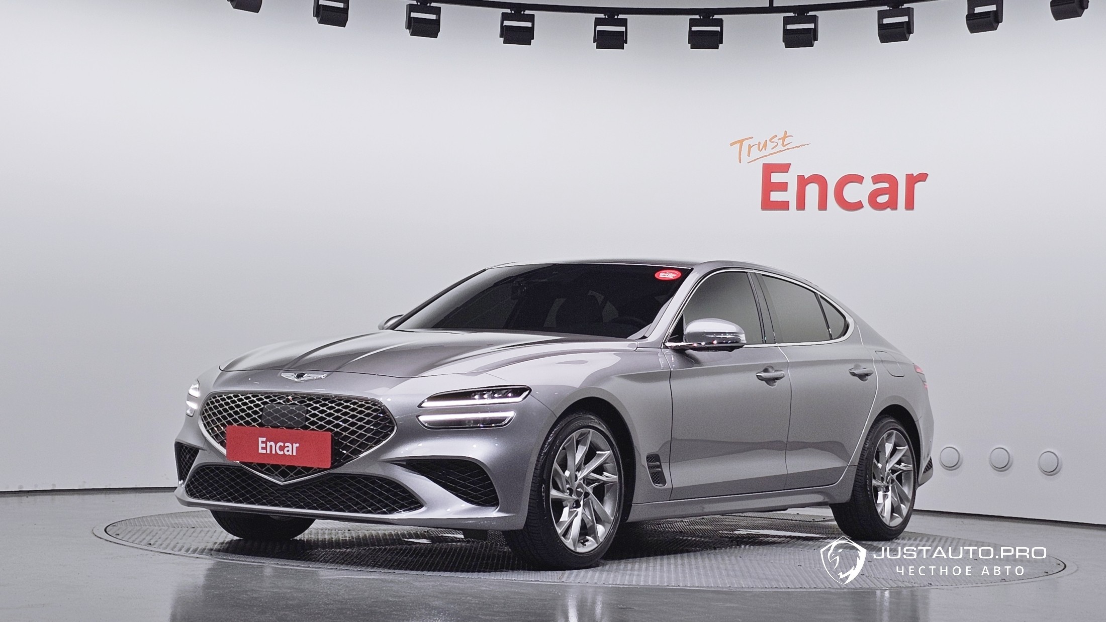 Автомобиль Genesis G70