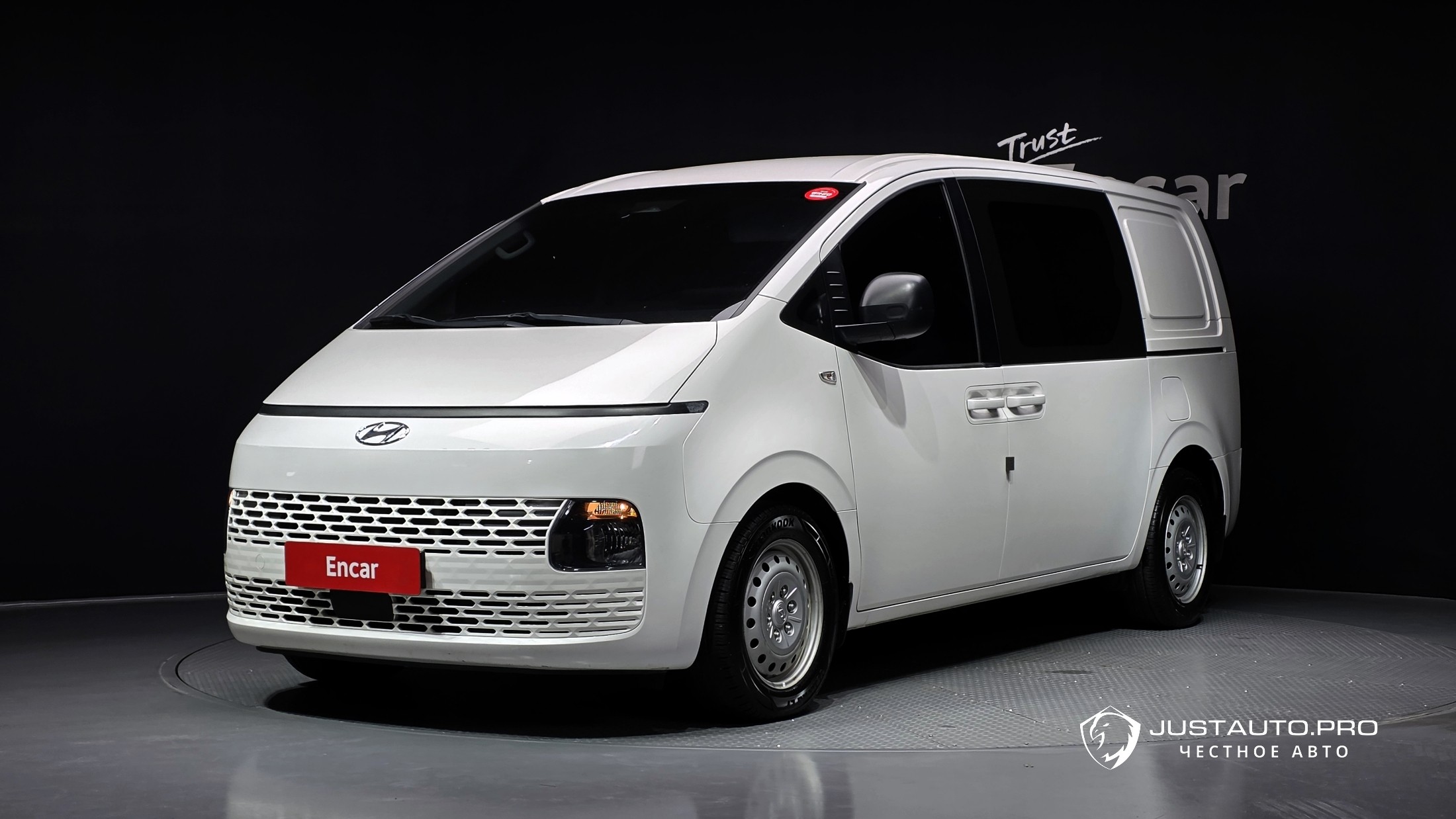 Автомобиль Hyundai Staria