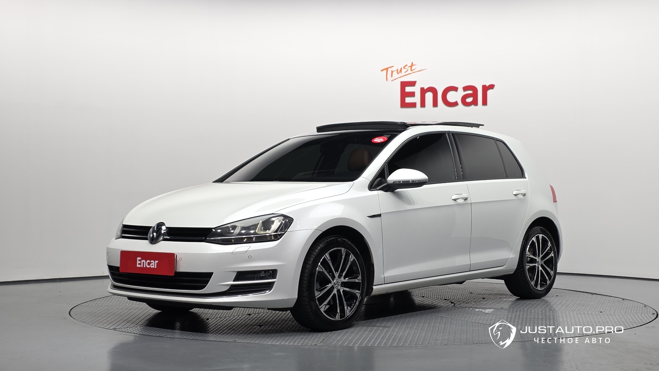 Автомобиль Volkswagen Golf
