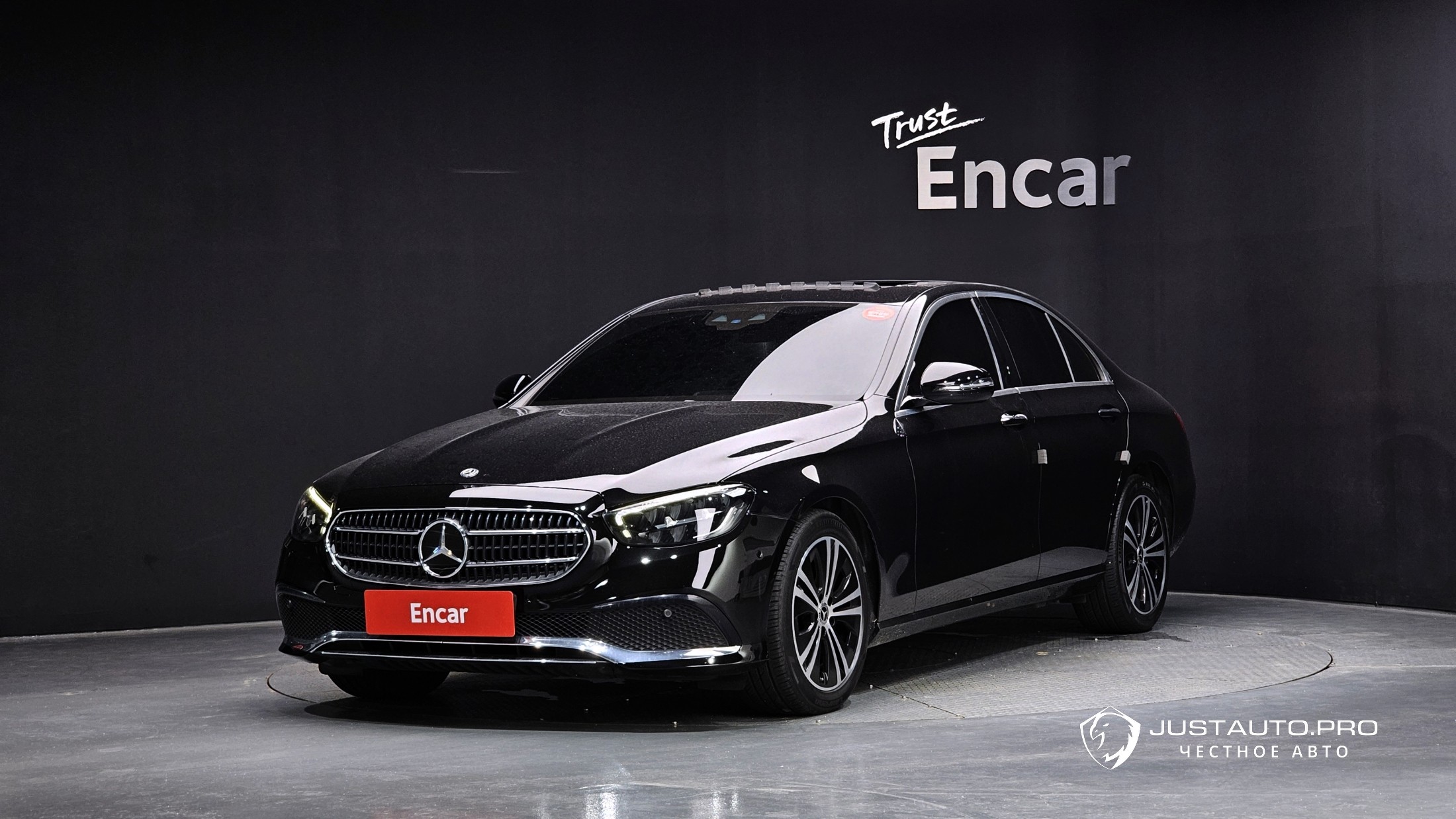 Автомобиль Mercedes-Benz E-Class