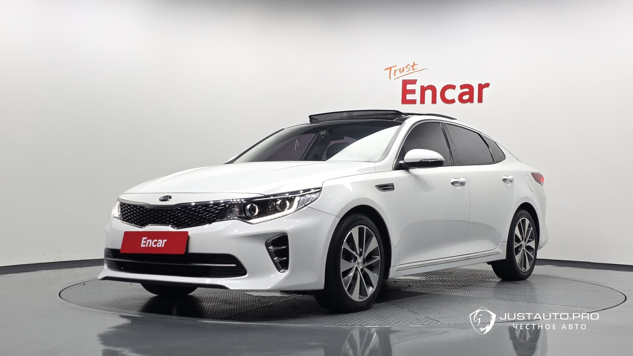Автомобиль Kia K5