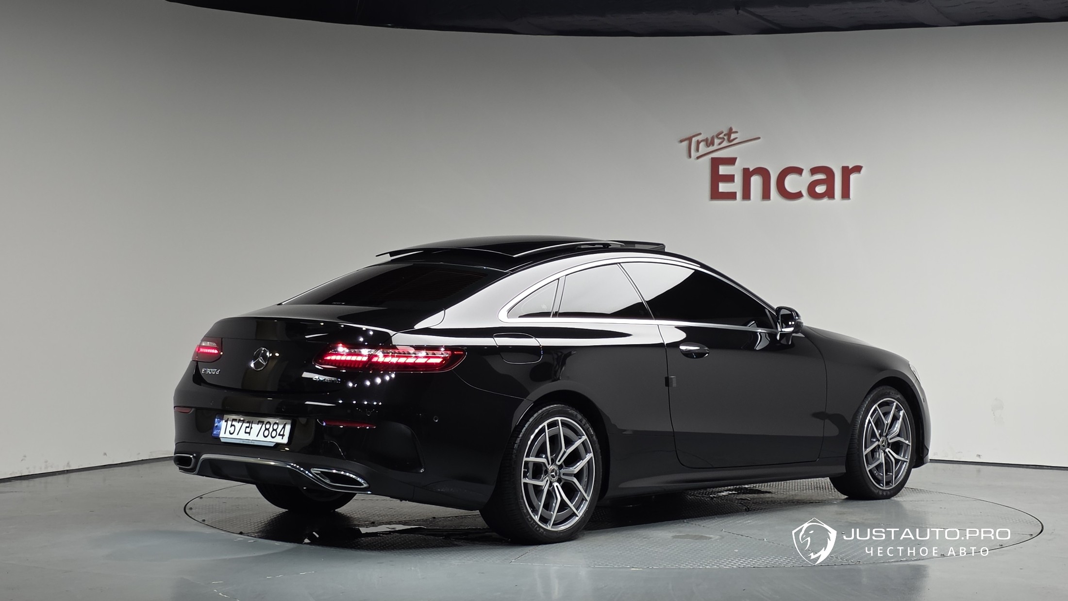 Автомобиль Mercedes-Benz E-Class