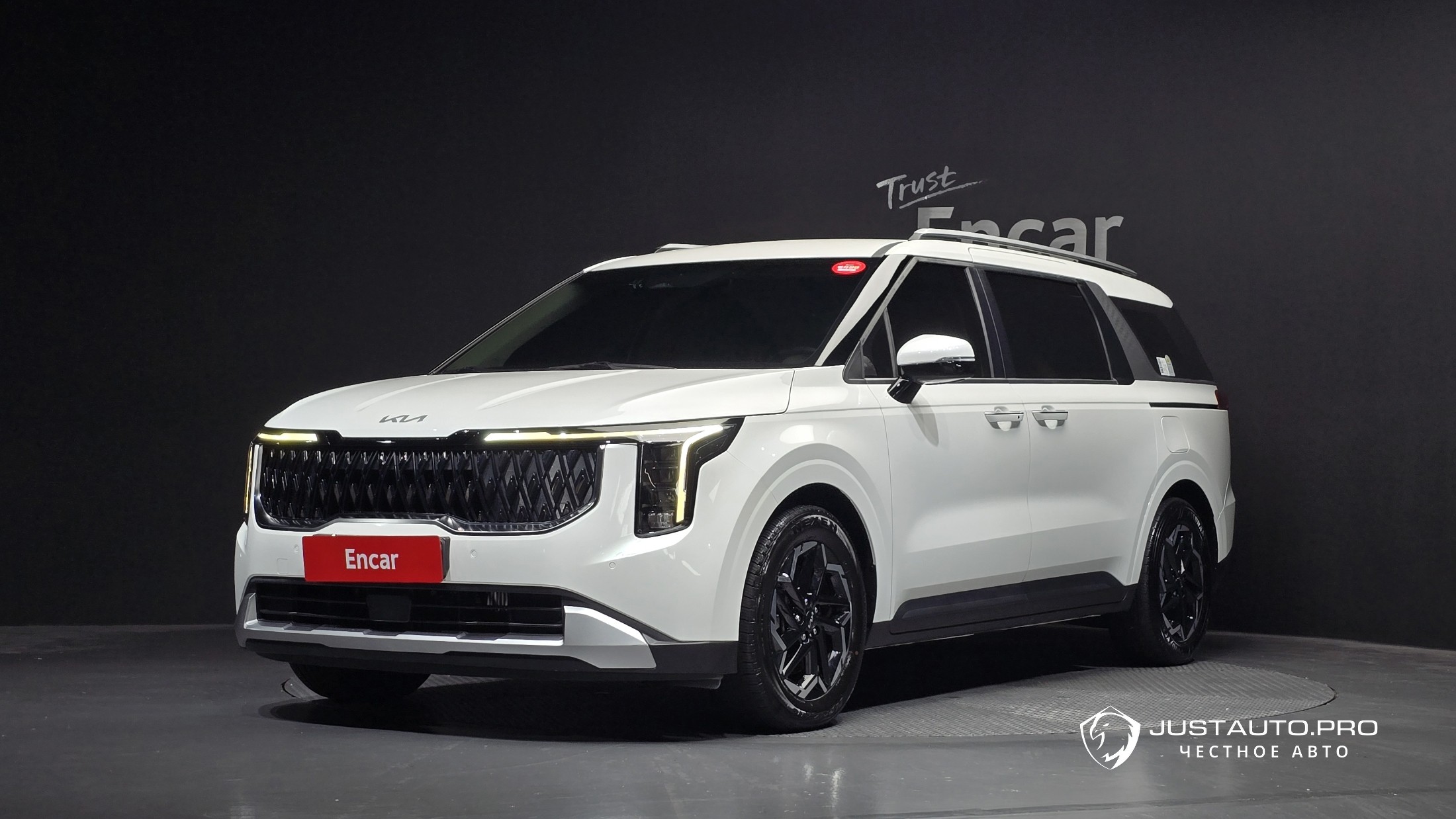 Автомобиль Kia Canival