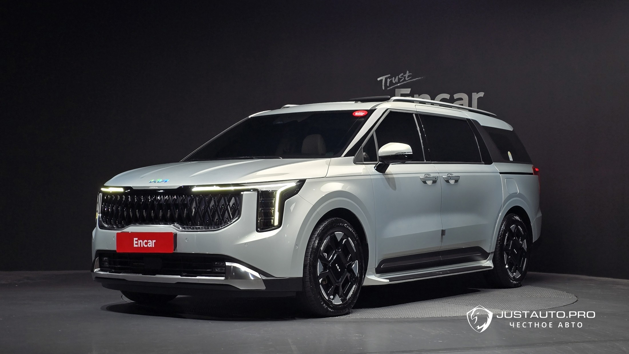 Автомобиль Kia Canival