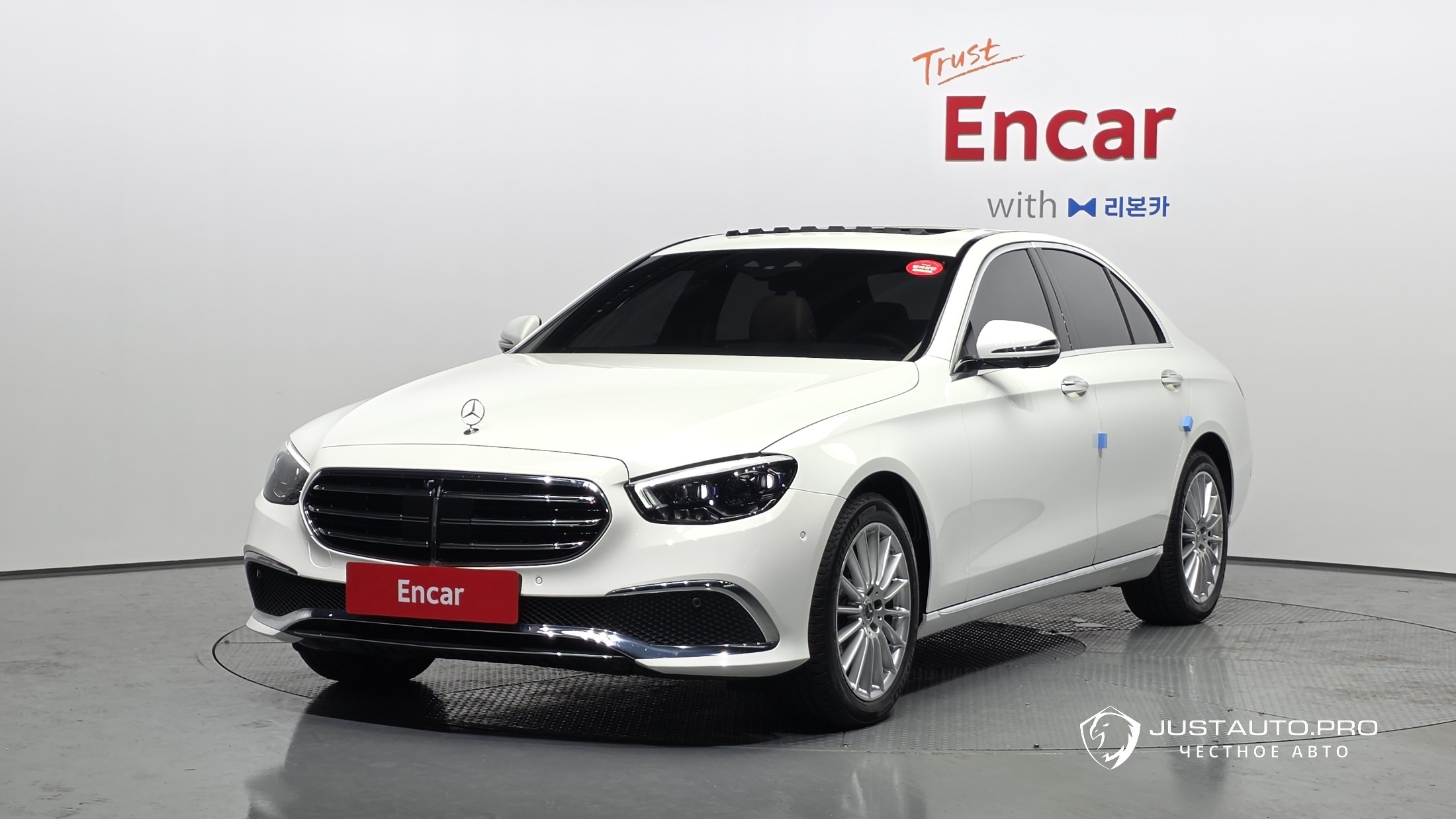 Автомобиль Mercedes-Benz E-Class