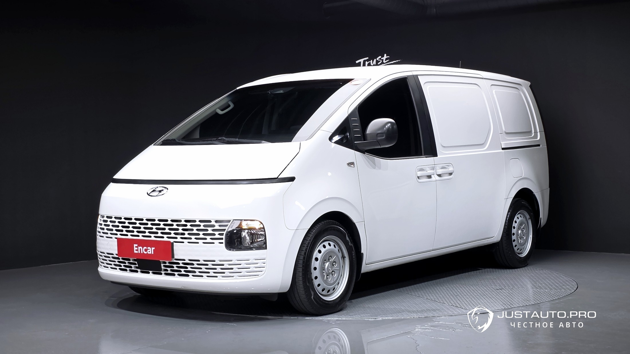 Автомобиль Hyundai Staria