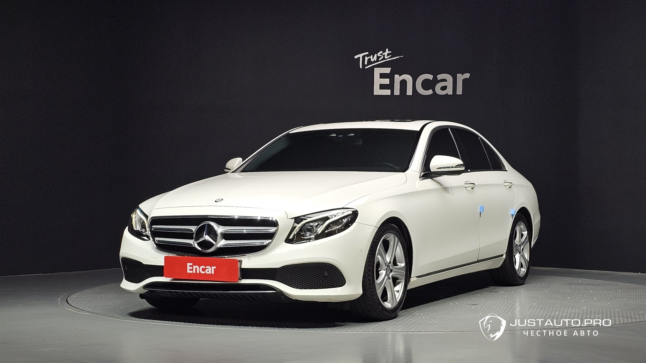 Автомобиль Mercedes-Benz E-Class