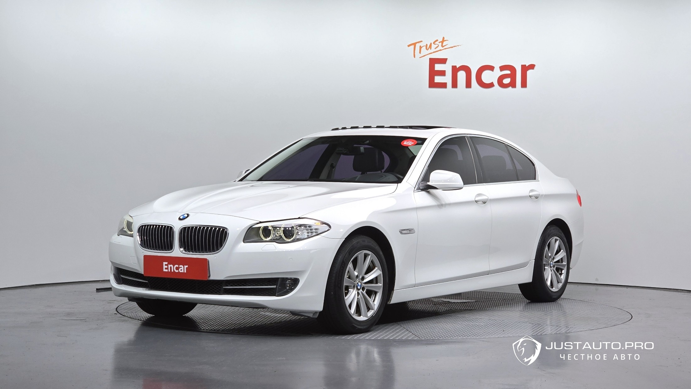 Автомобиль BMW 5-Series