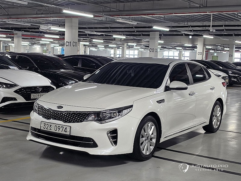 Автомобиль Kia K5
