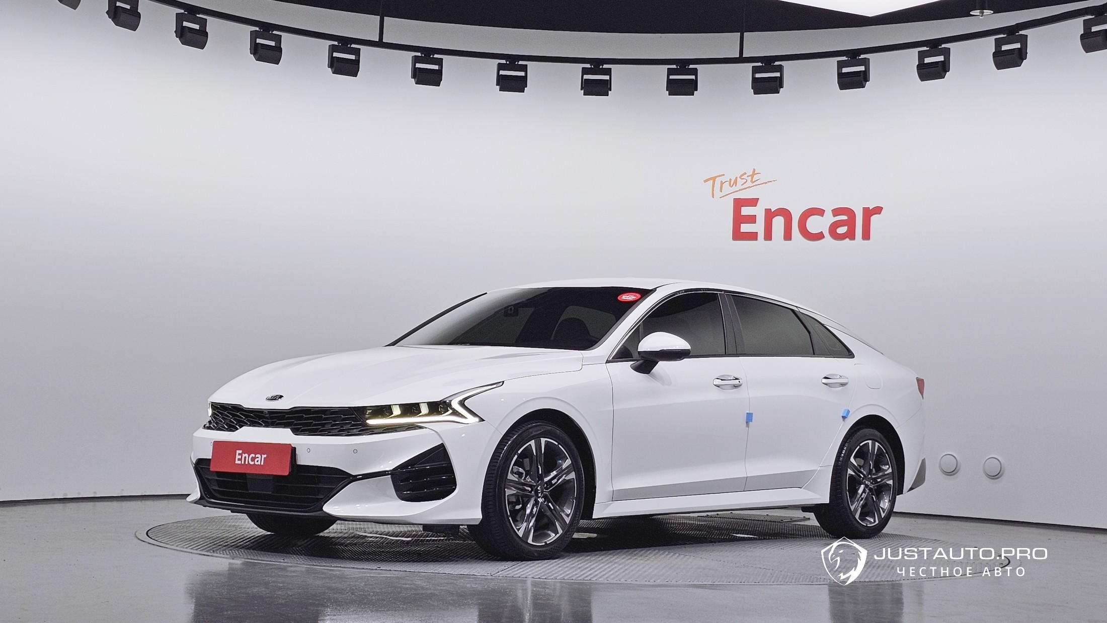 Автомобиль Kia K5