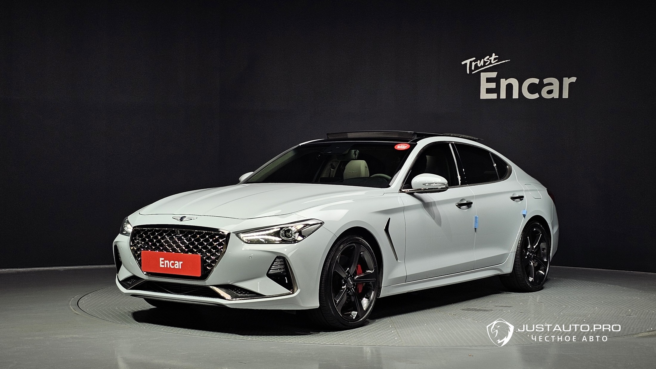 Автомобиль Genesis G70