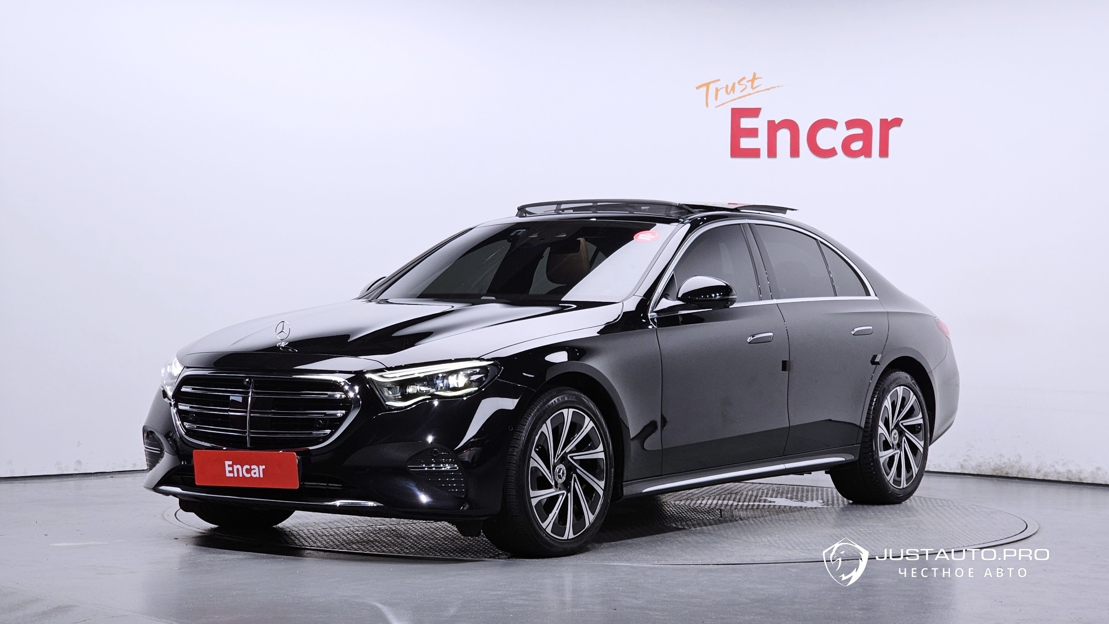 Автомобиль Mercedes-Benz E-Class