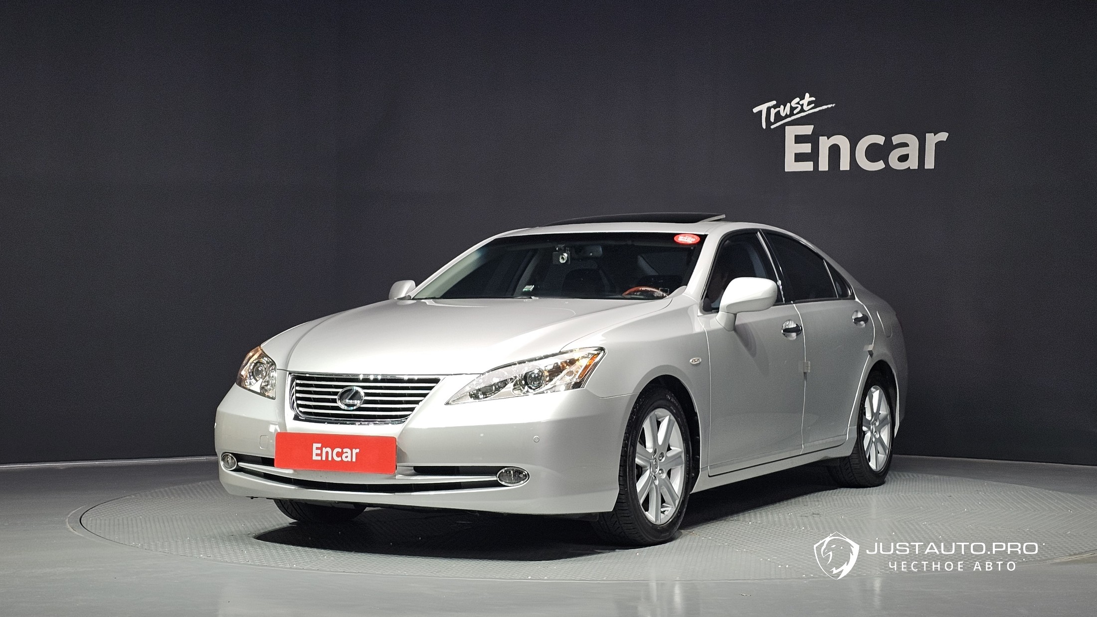 Автомобиль Lexus ES
