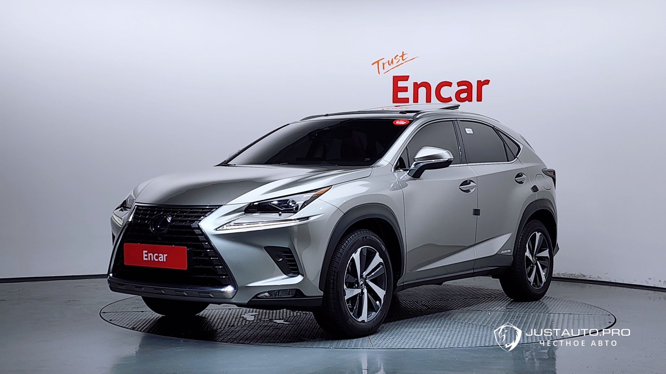 Автомобиль Lexus NX
