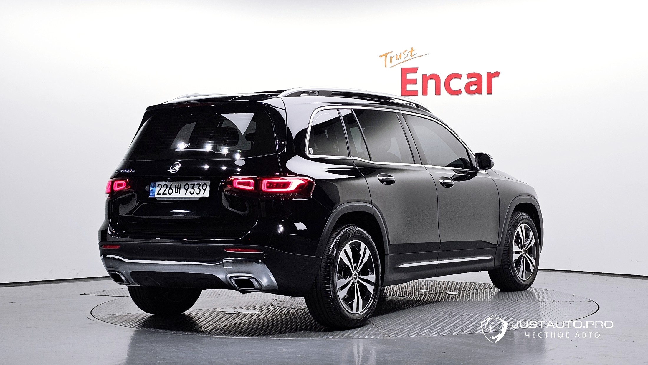 Автомобиль Mercedes-Benz GLB-Class