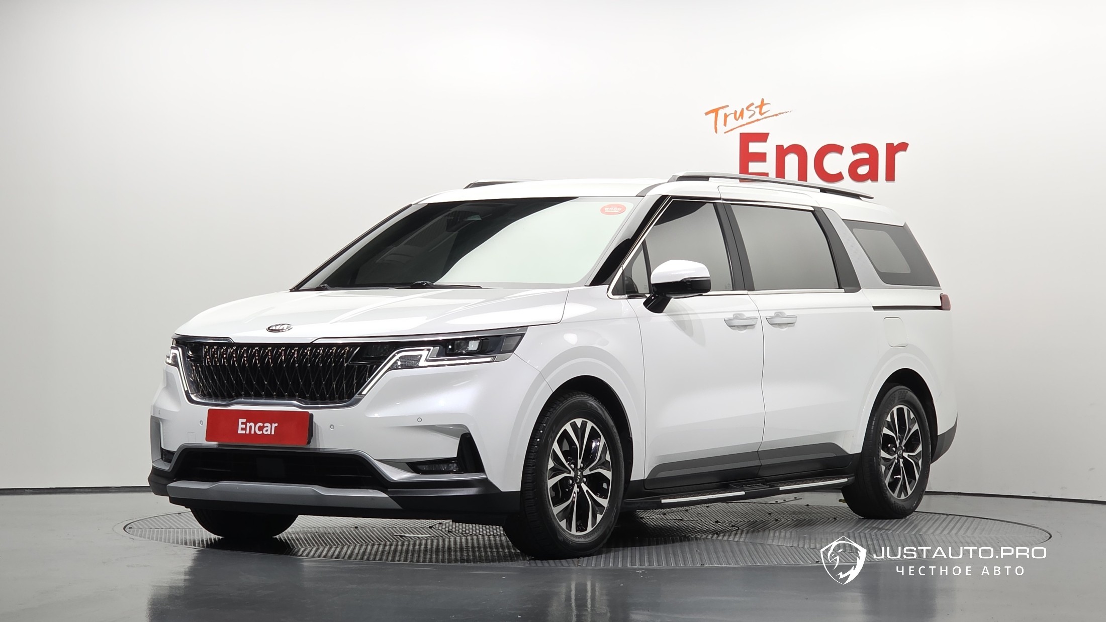 Автомобиль Kia Canival