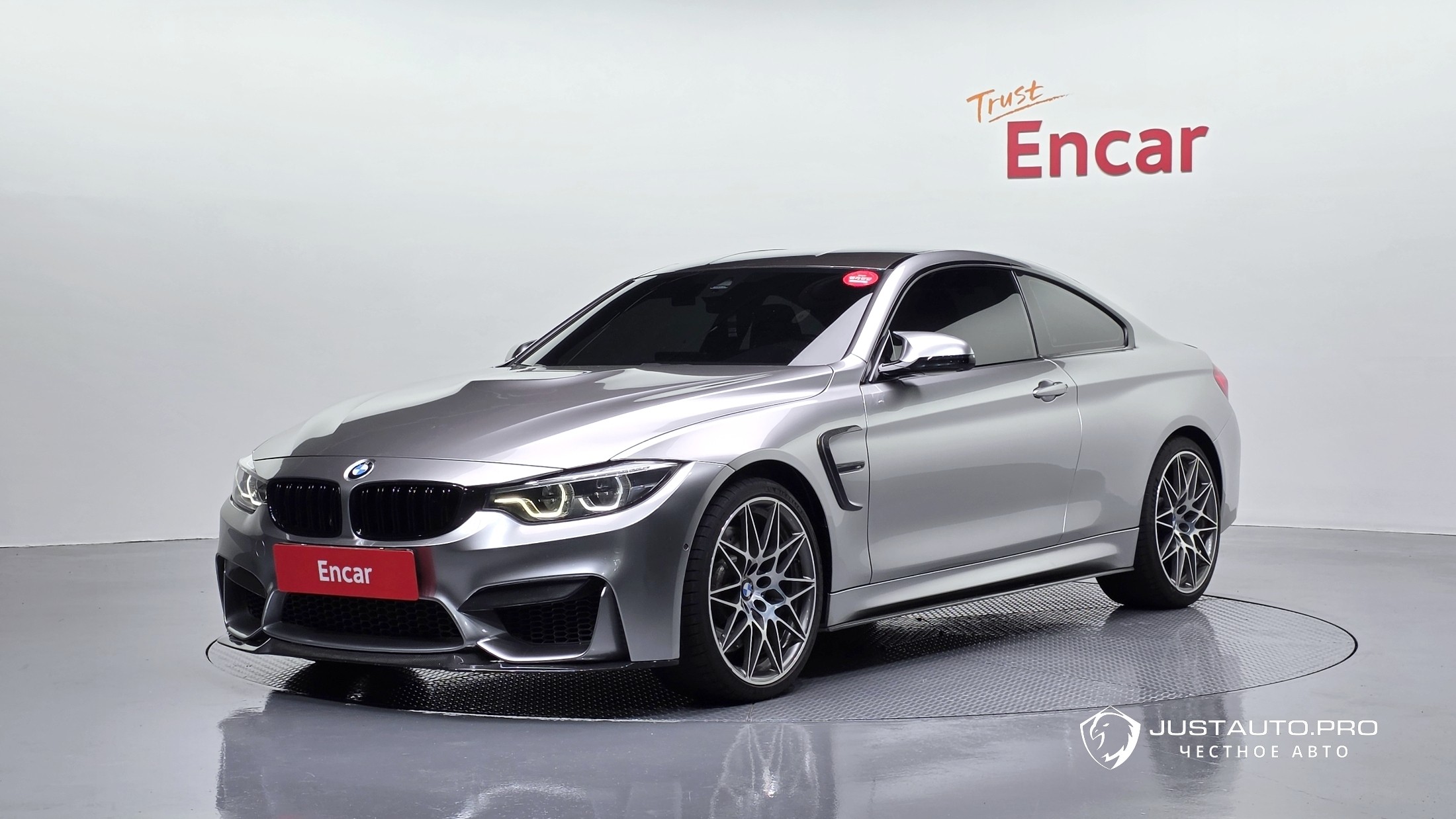Автомобиль BMW M4