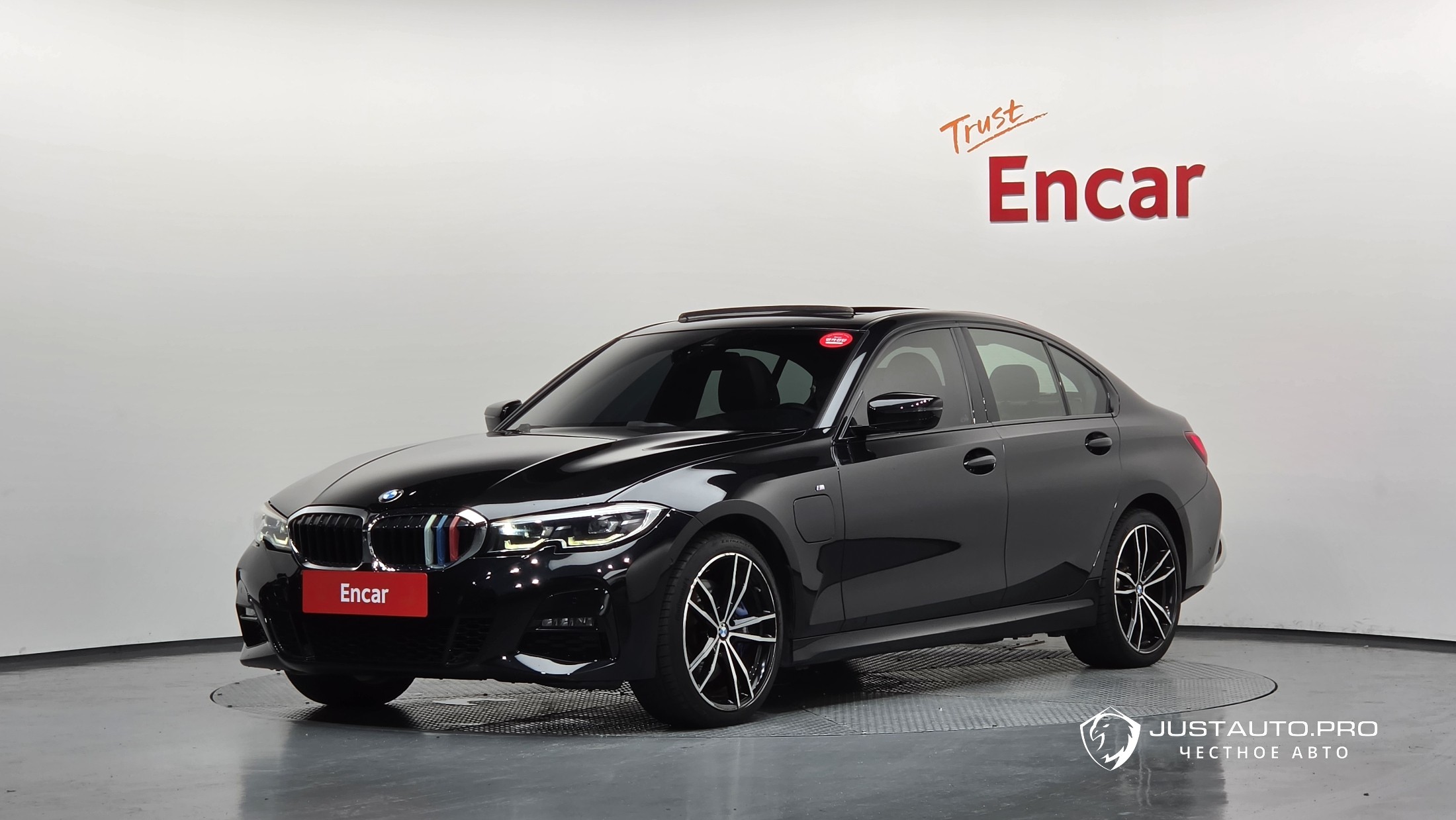 Автомобиль BMW 3-Series