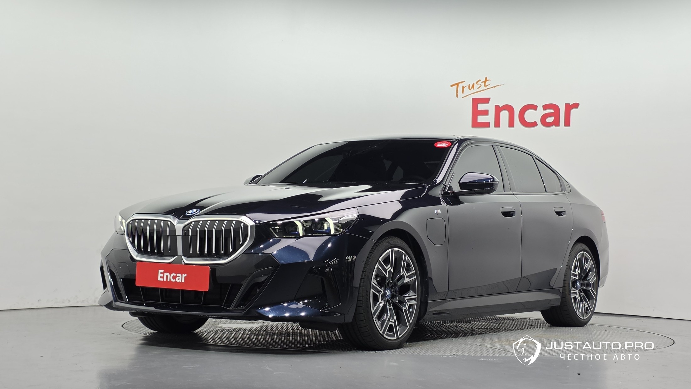 Автомобиль BMW 5-Series