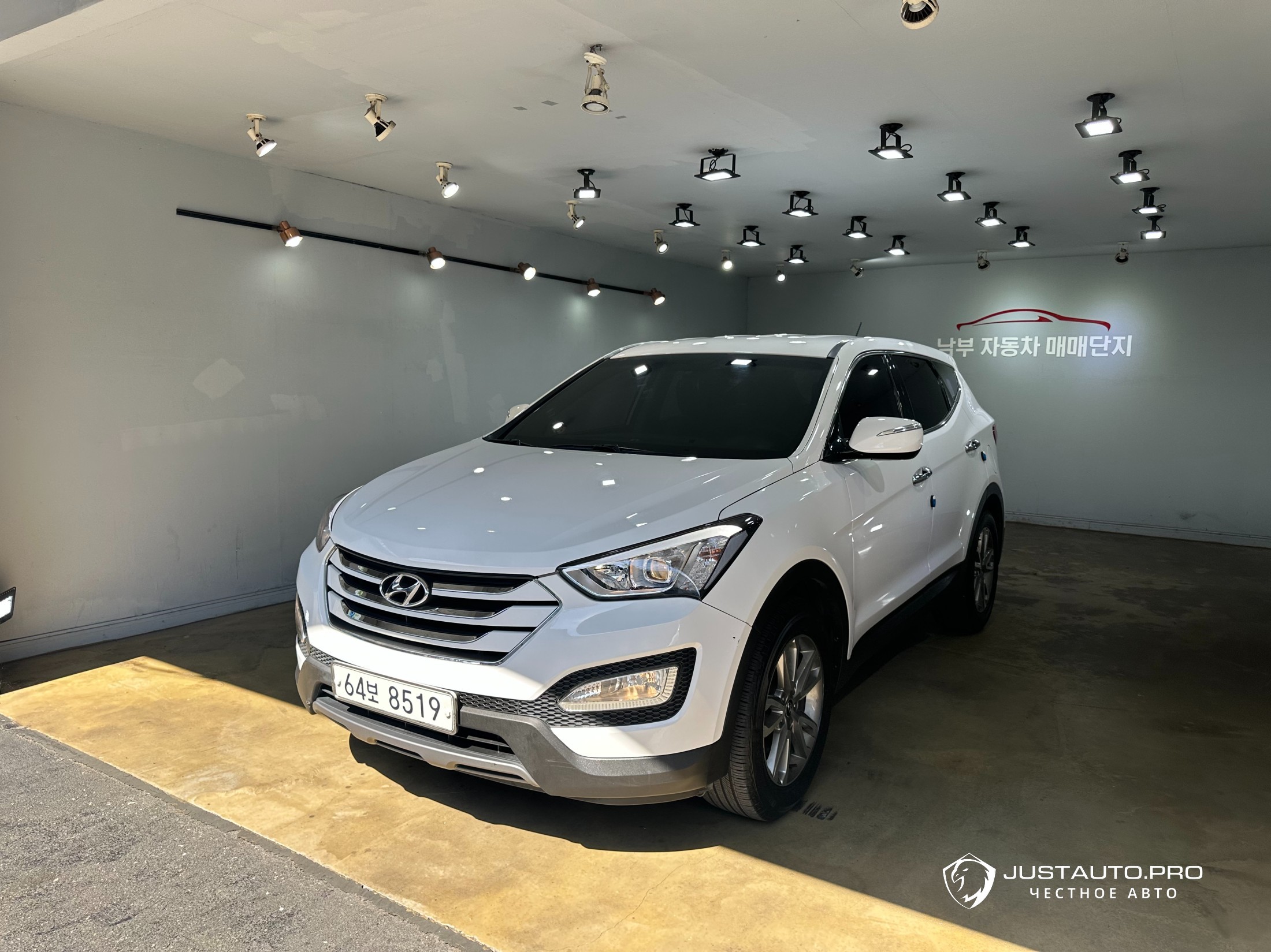 Автомобиль Hyundai Santafe