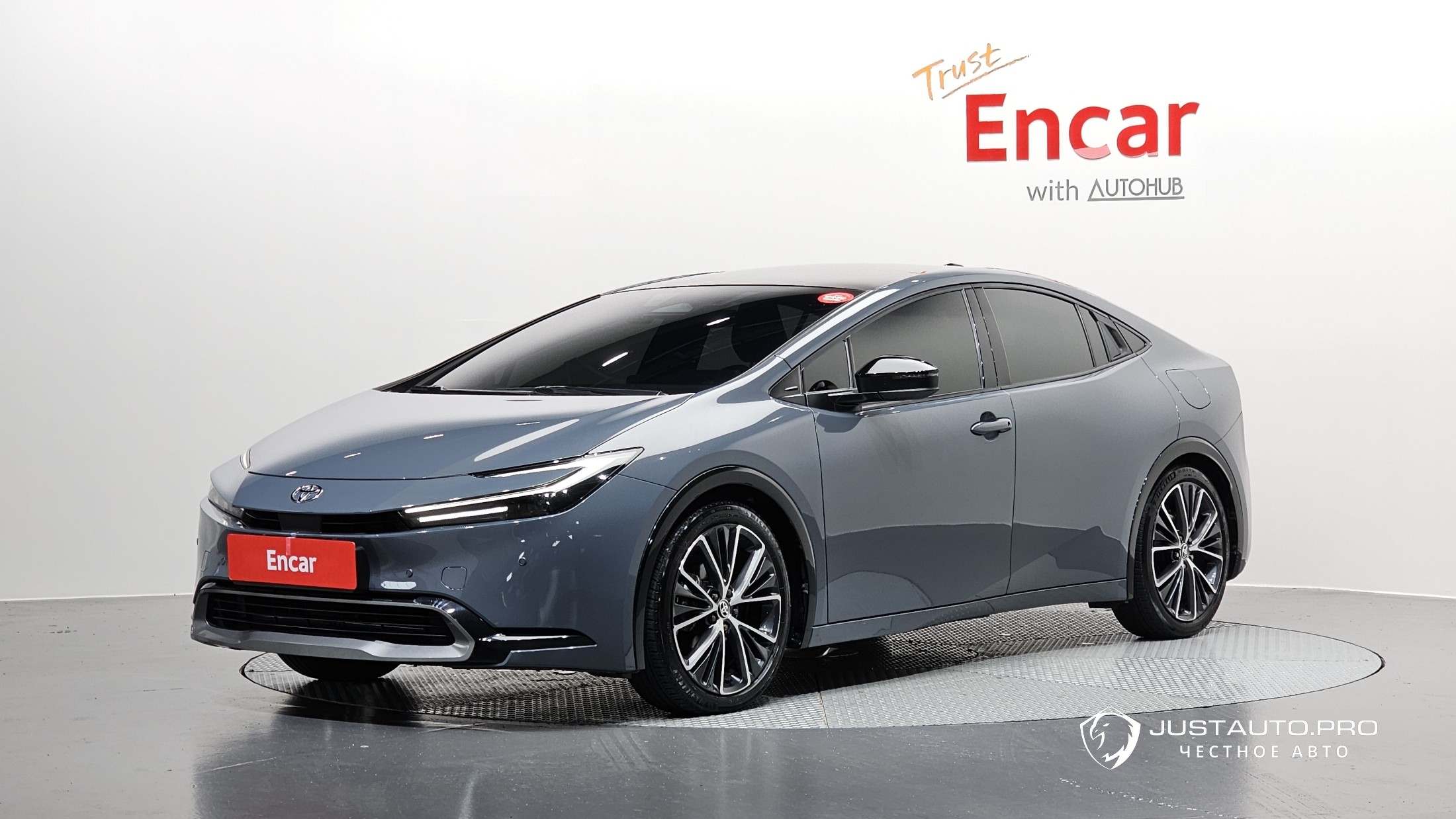 Автомобиль Toyota Prius