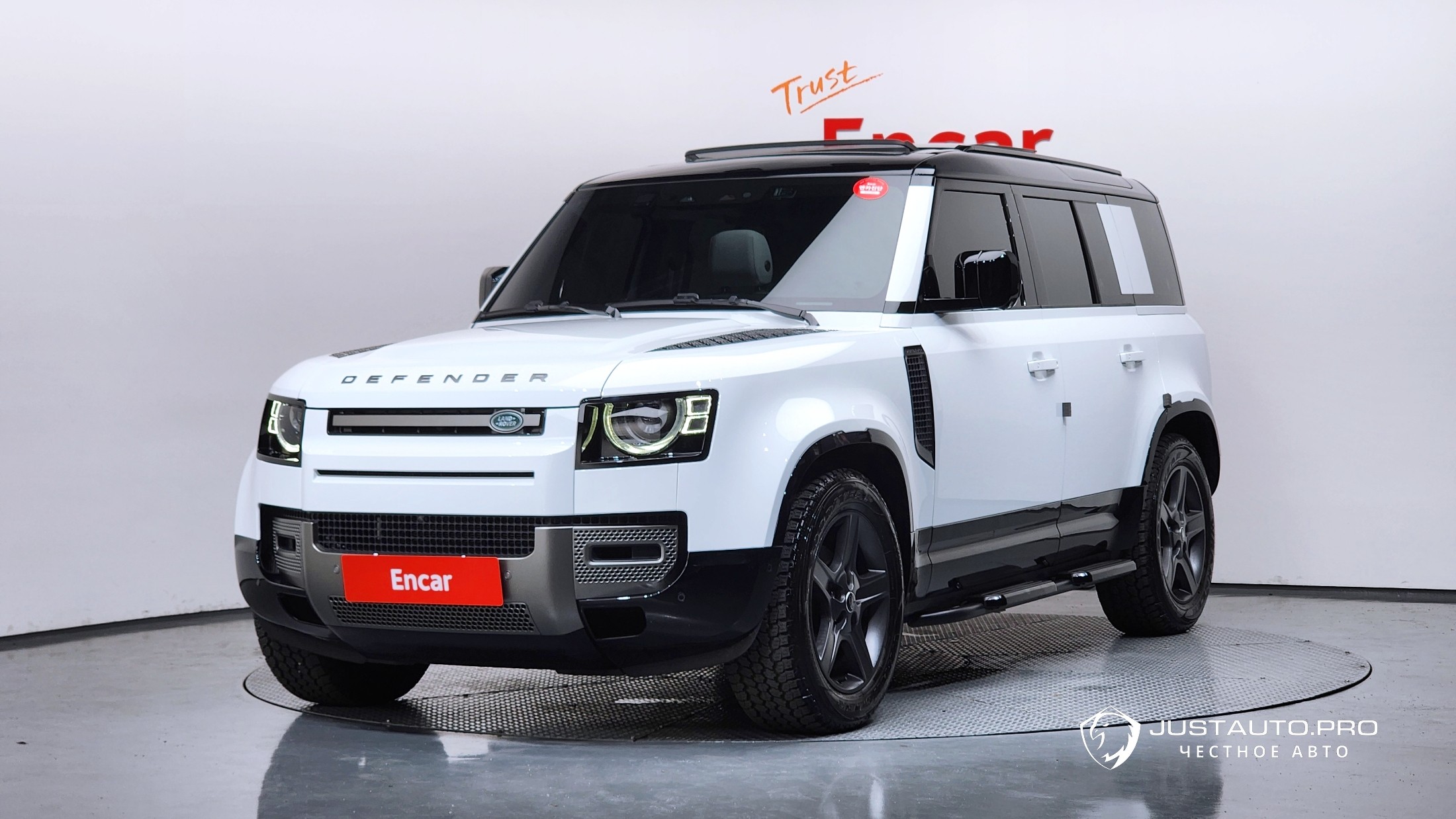 Автомобиль Land Rover Defender
