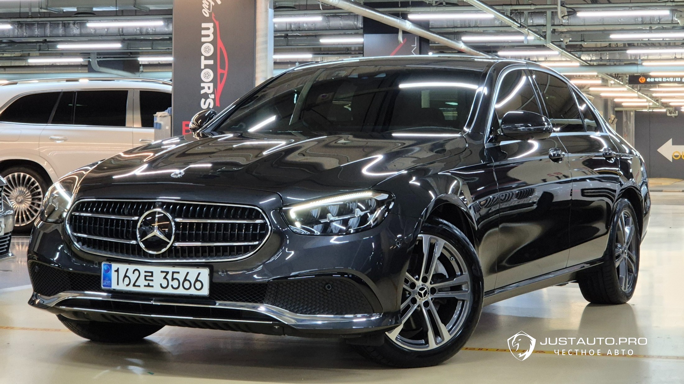 Автомобиль Mercedes-Benz E-Class