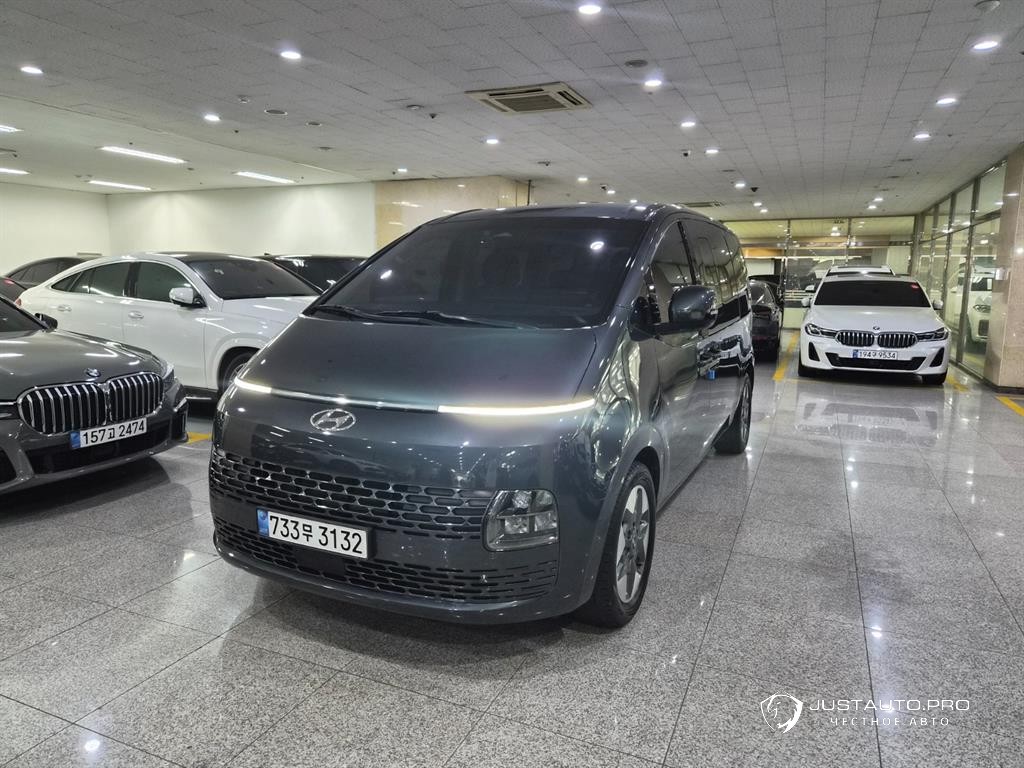Автомобиль Hyundai Staria