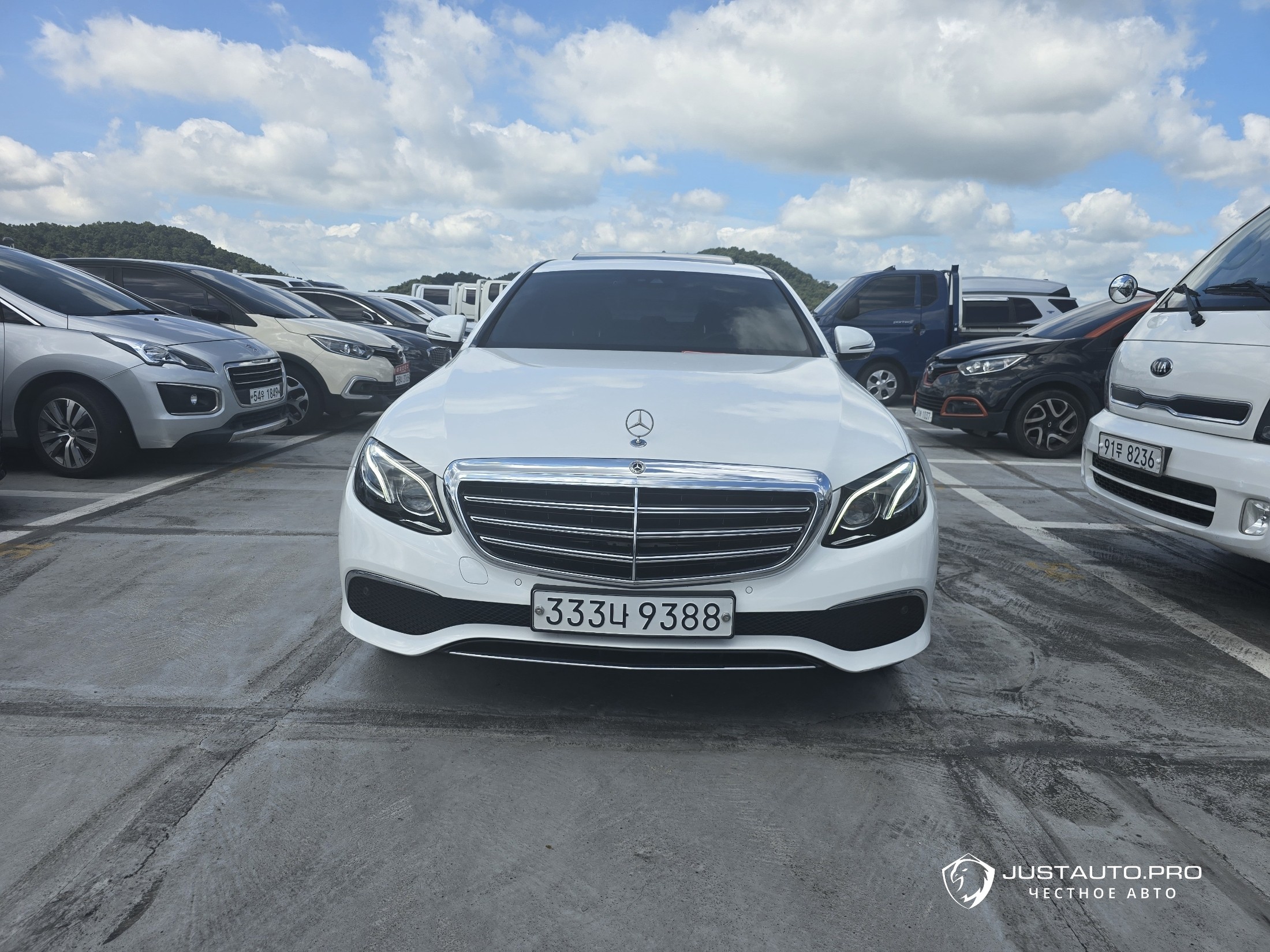 Автомобиль Mercedes-Benz E-Class