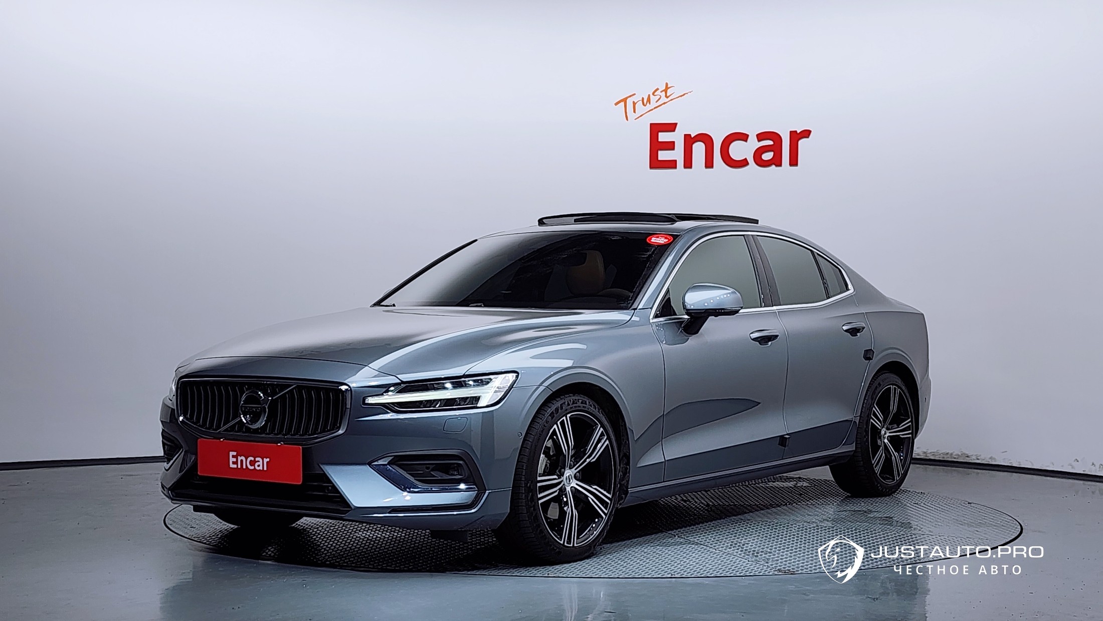 Автомобиль Volvo S60