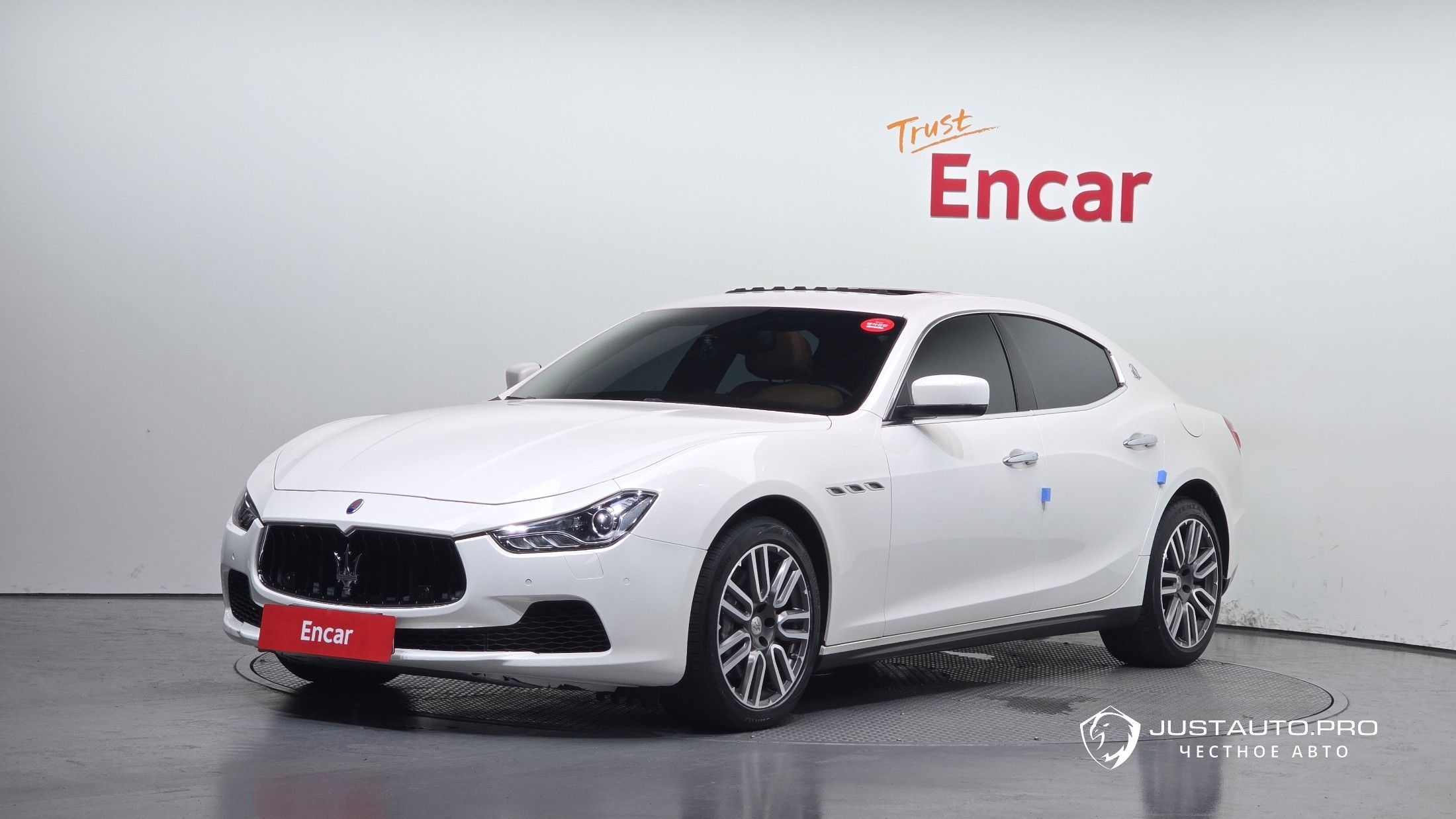 Автомобиль Maserati Ghibli