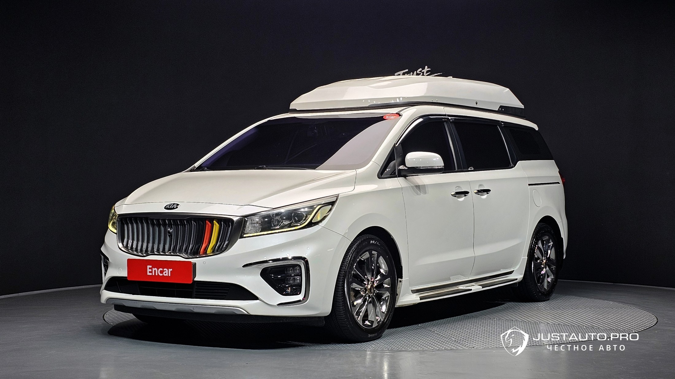 Автомобиль Kia Canival