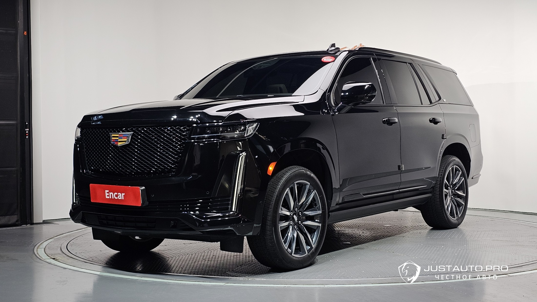 Автомобиль Cadillac Escalade