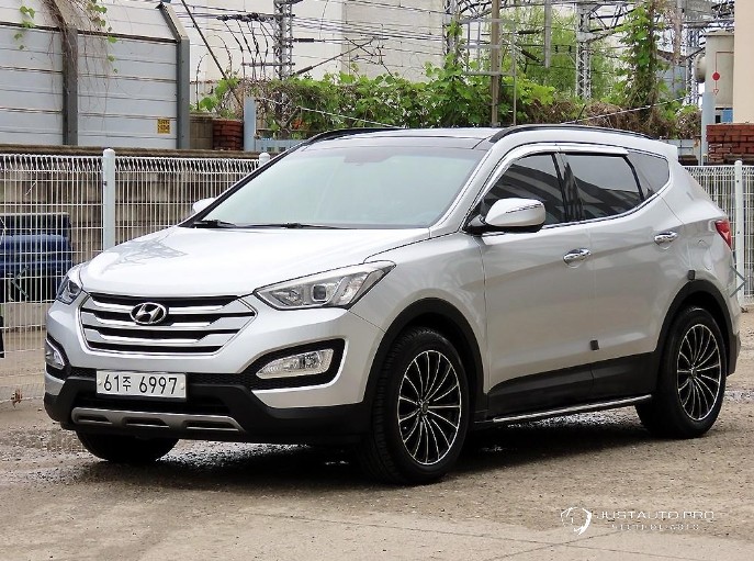 Автомобиль Hyundai Santafe