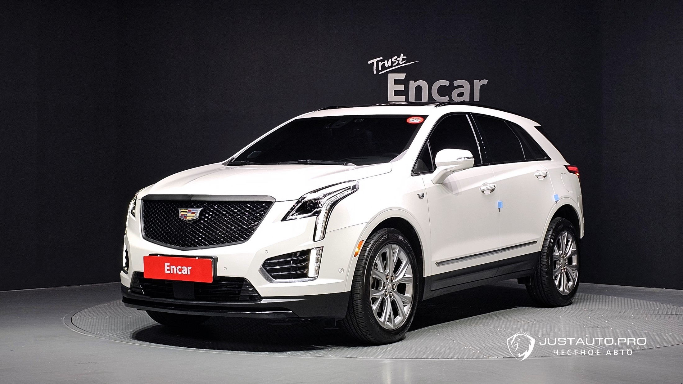 Автомобиль Cadillac XT5