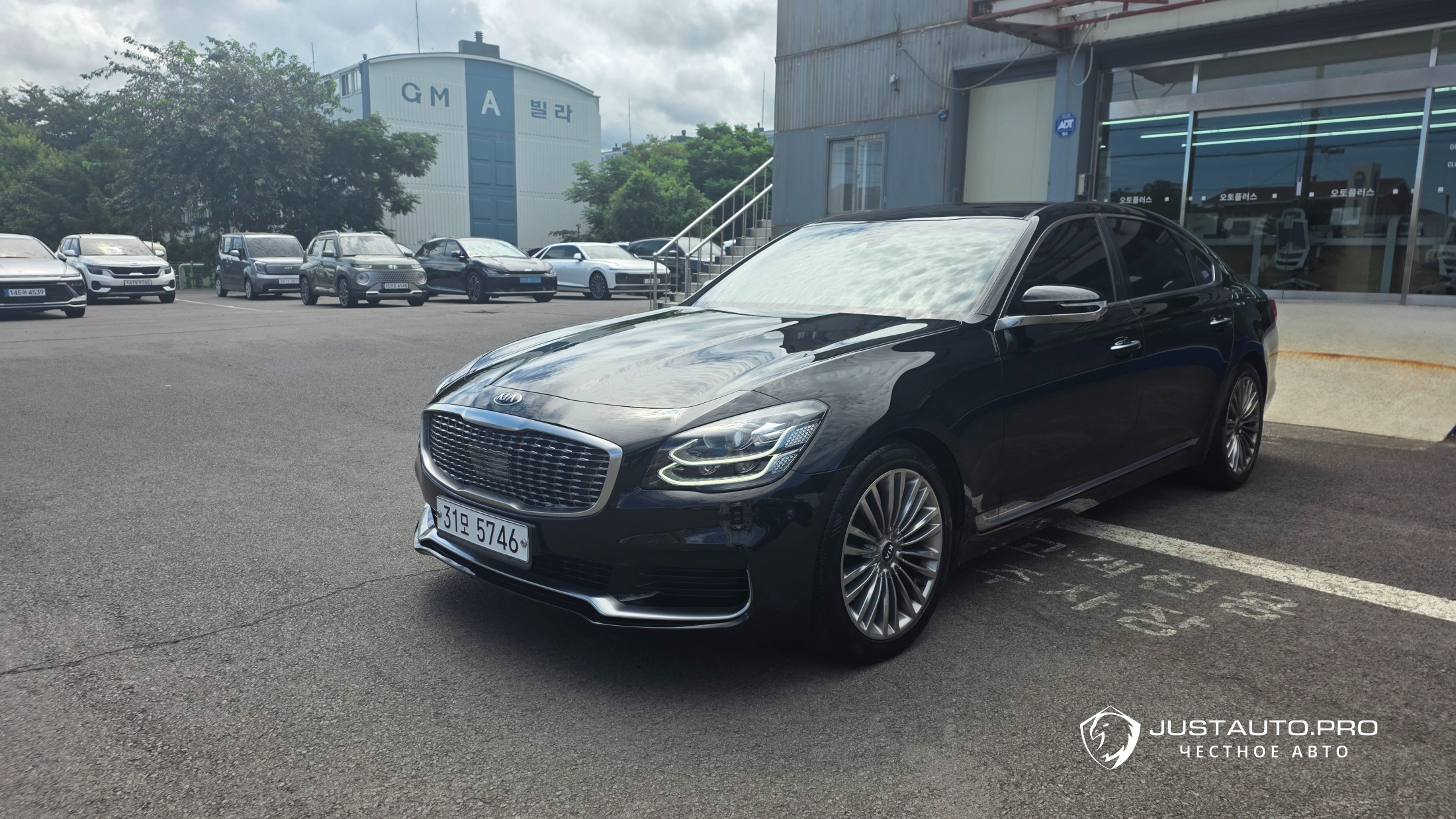 Автомобиль Kia K9