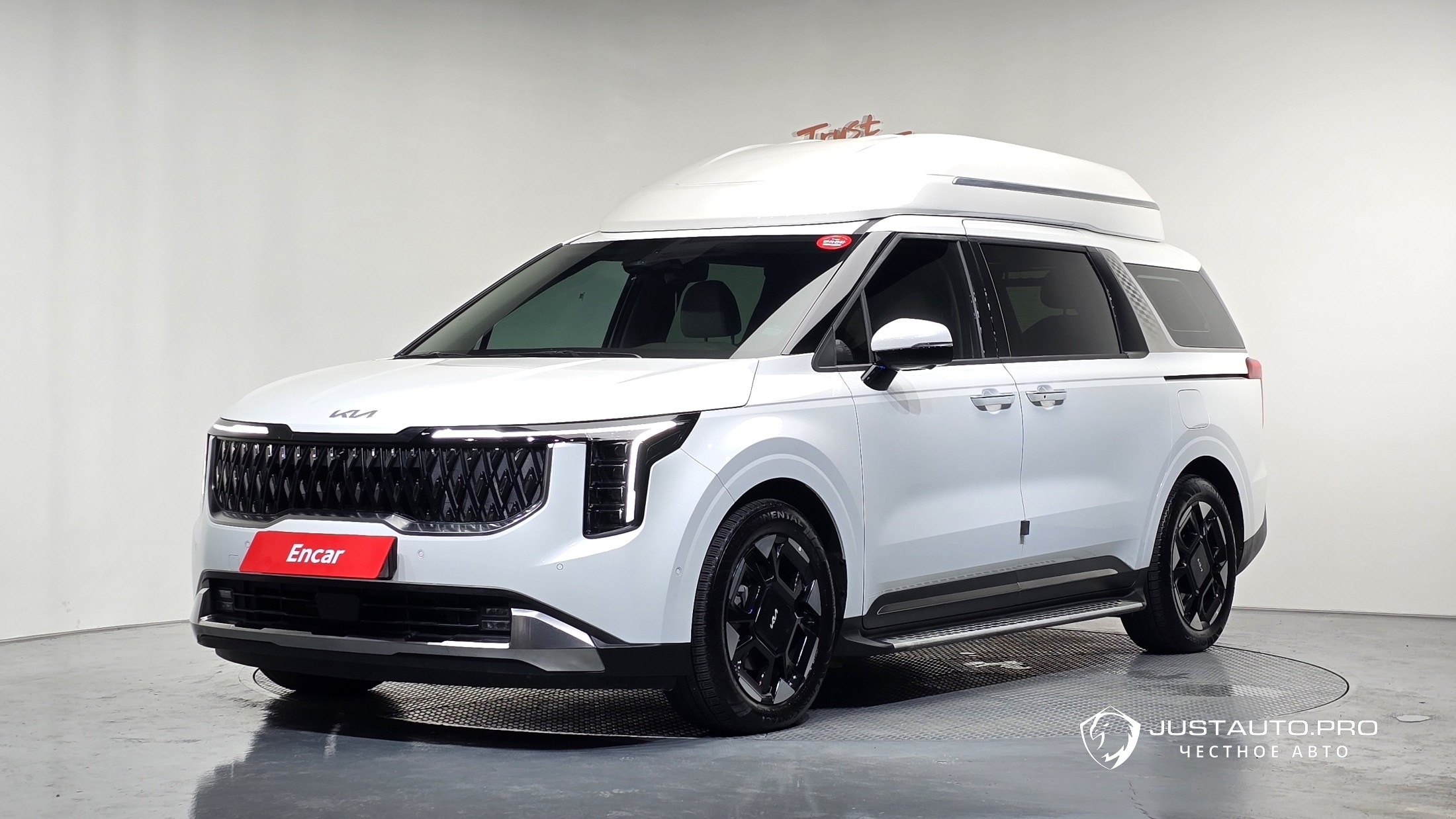 Автомобиль Kia Canival