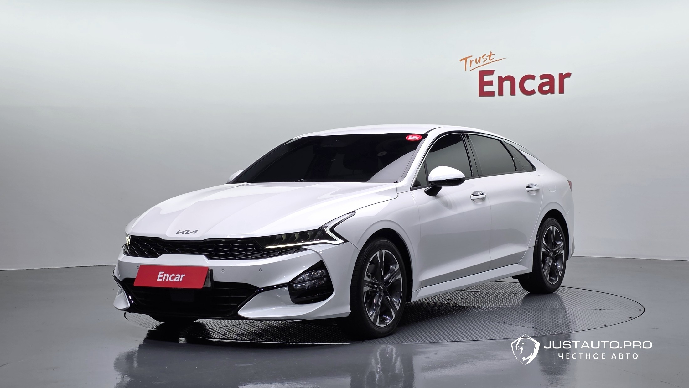 Автомобиль Kia K5