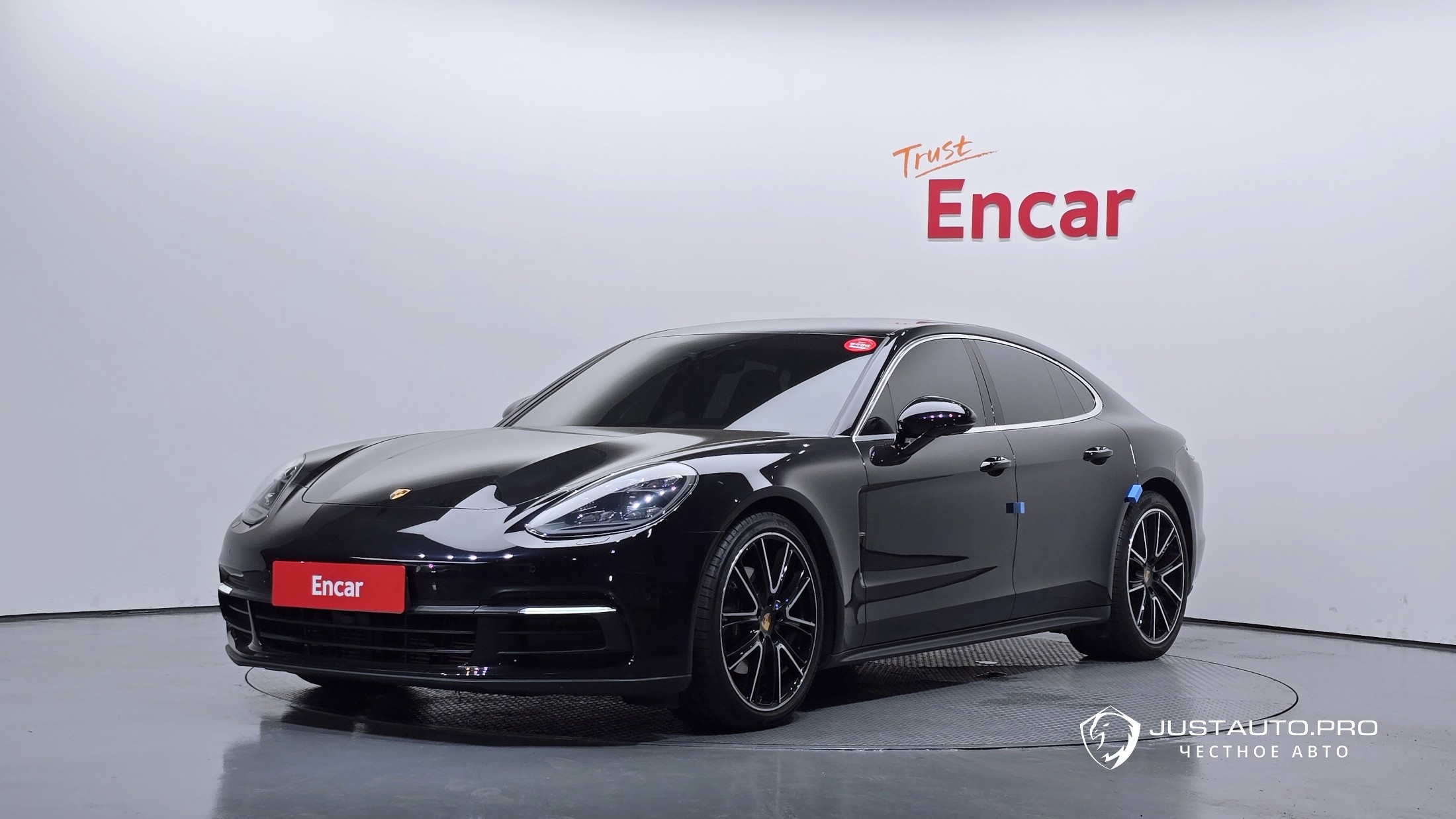 Автомобиль Porsche Panamera