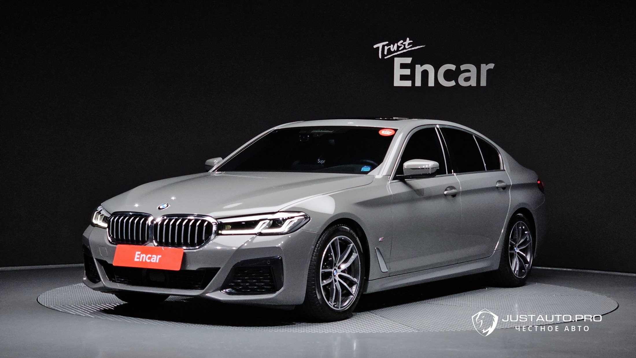 Автомобиль BMW 5-Series