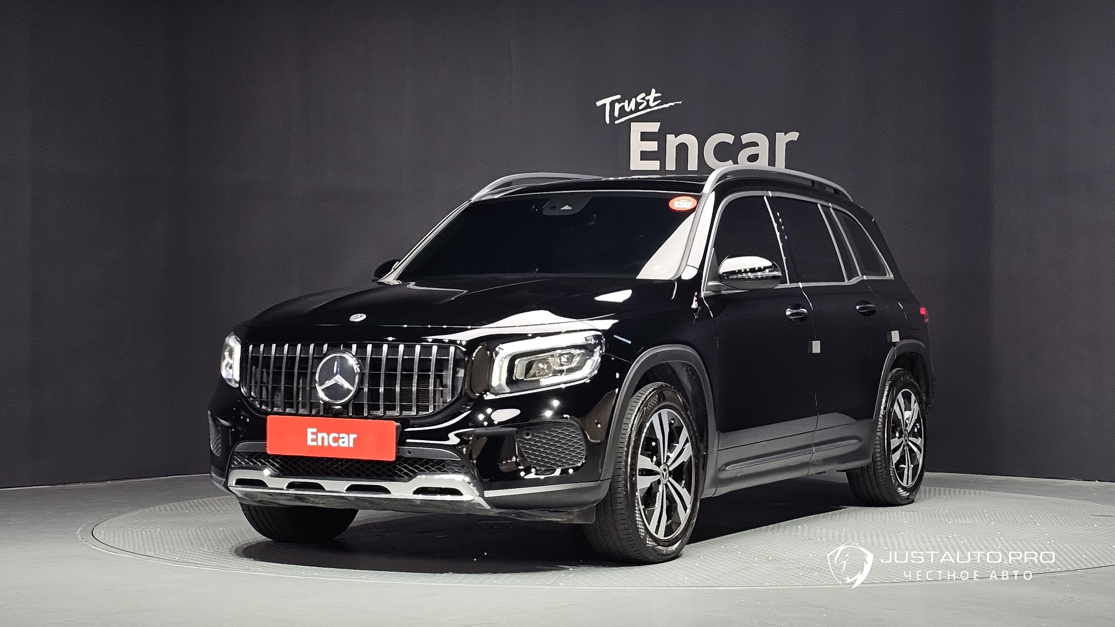 Автомобиль Mercedes-Benz GLB-Class
