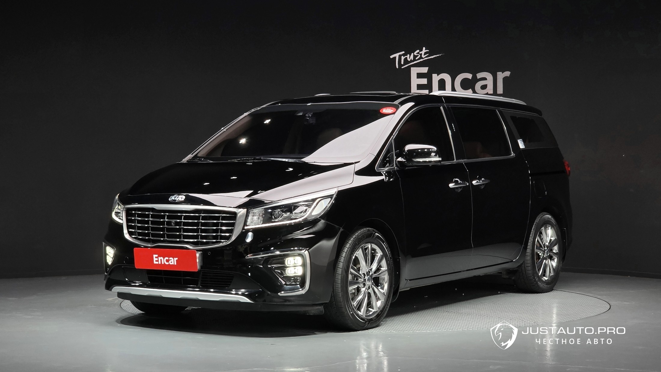 Автомобиль Kia Canival