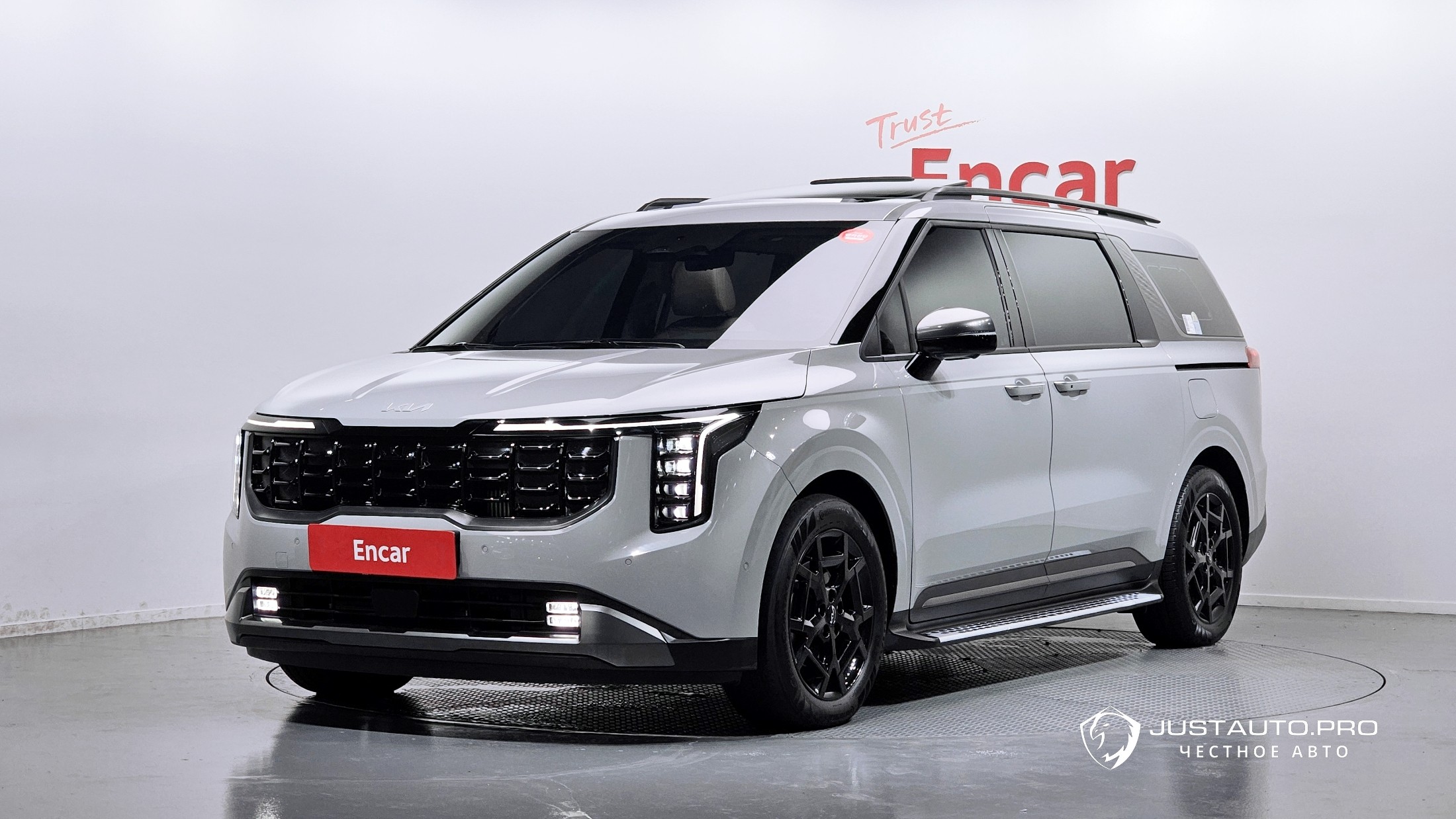 Автомобиль Kia Canival