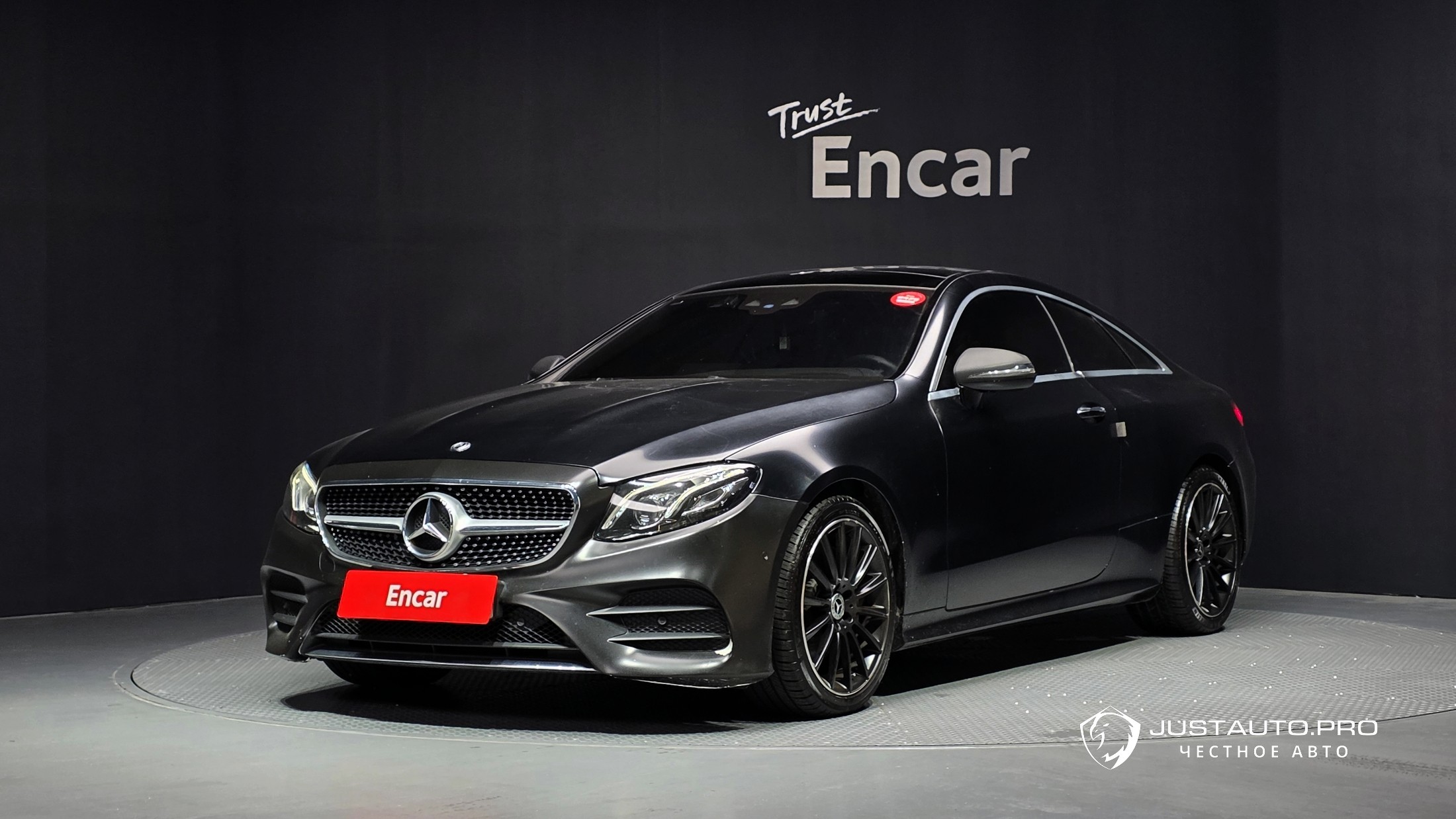 Автомобиль Mercedes-Benz E-Class